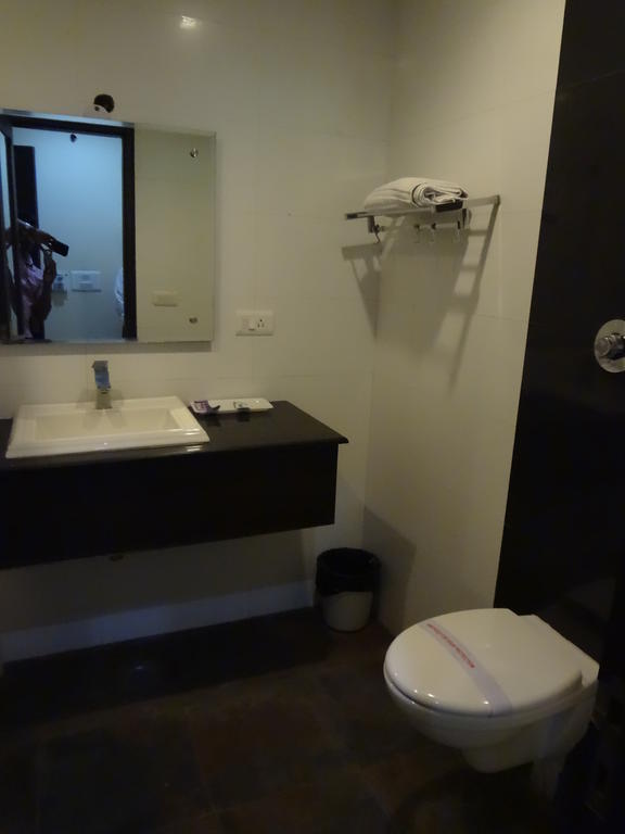 Hotel Siam International Delhi  Dış mekan fotoğraf