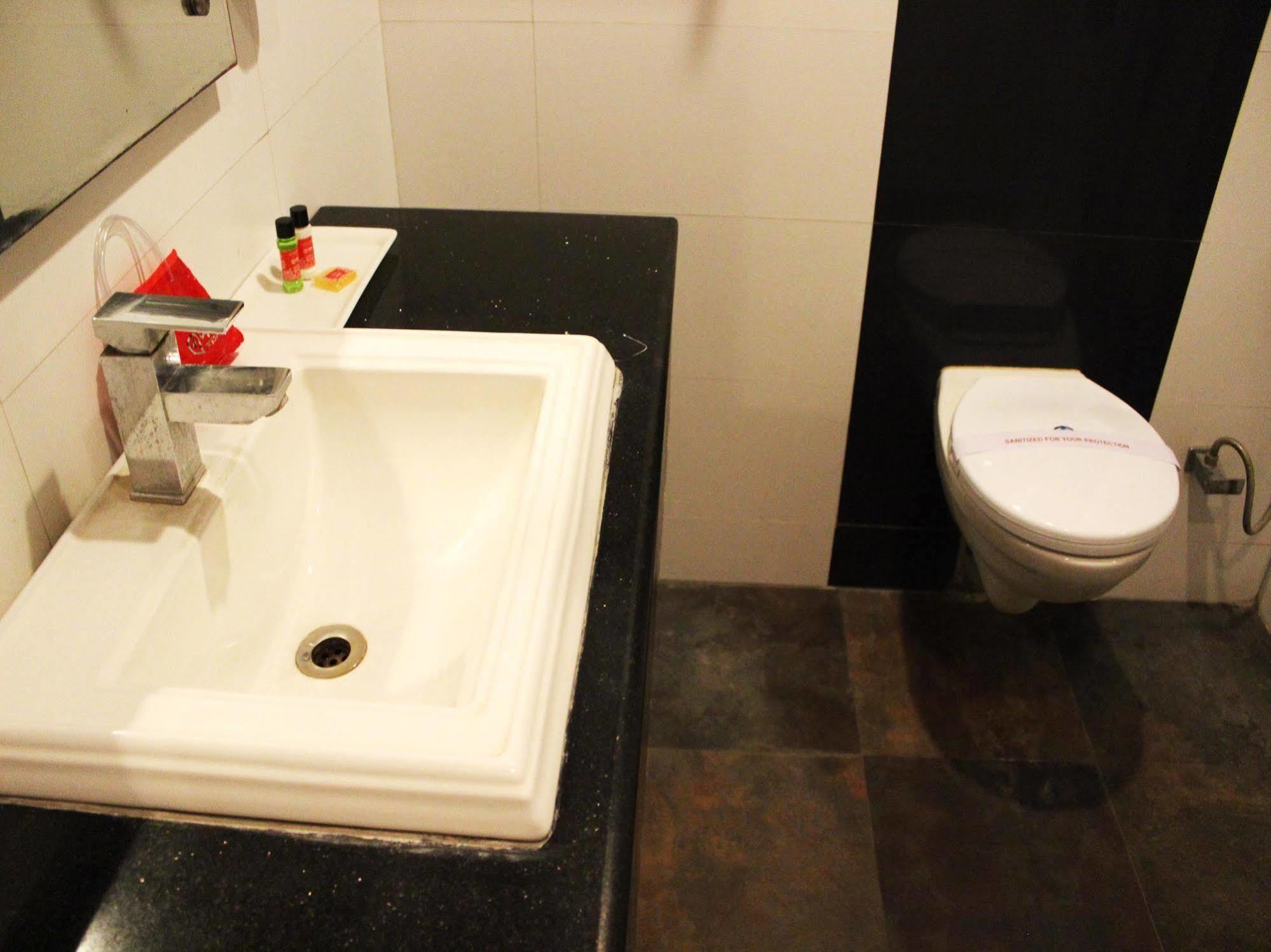 Hotel Siam International Delhi  Dış mekan fotoğraf